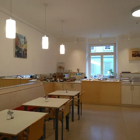 Haus Mobene - Garni فندق