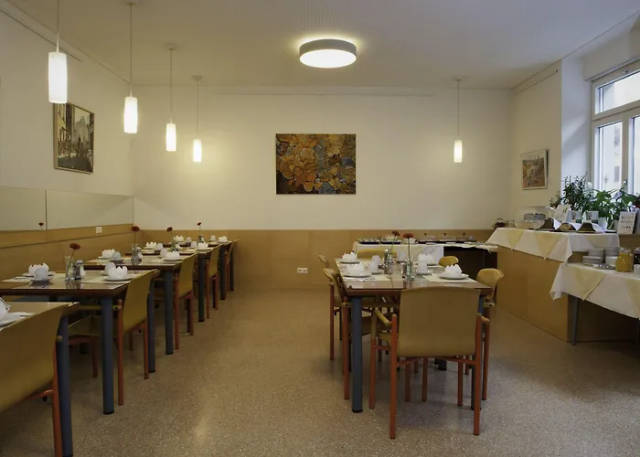 فندق Haus Mobene - Garni 3*