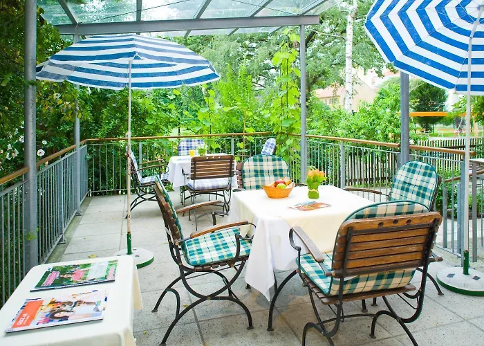 فندق Haus Mobene - Garni 3*