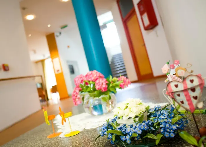 Готель Haus Mobene - Garni Грац